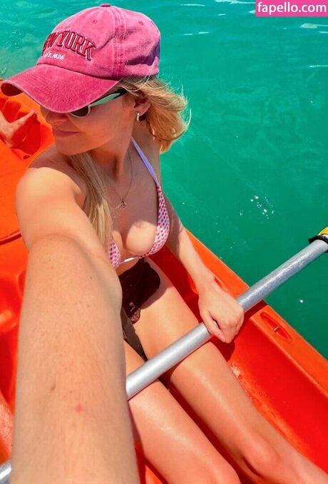 Simply Kel ASMR star adult pics