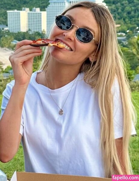 Simply Kel ASMR model sex pics