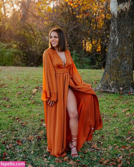 Amber Reacts pornographic model img