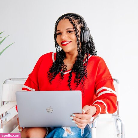 Amber Reacts sex model pics