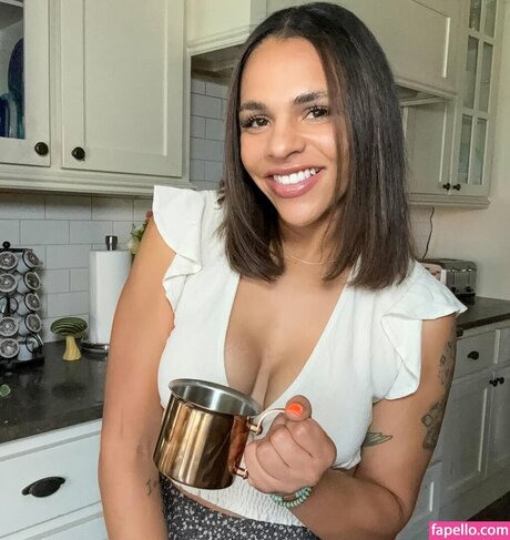 Amber Reacts art actress pictures