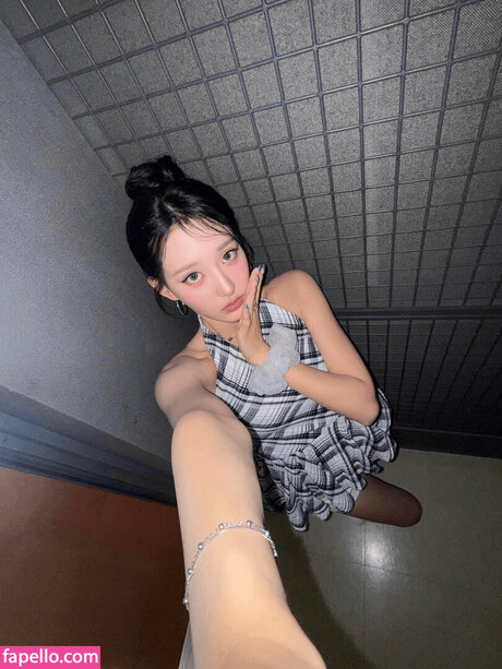 Hwiseo star sexy images