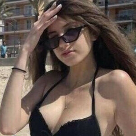 thick latina milf onlyfans free xxx image