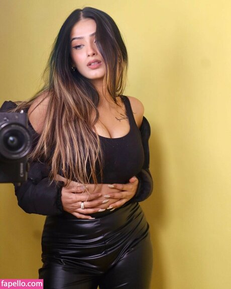 Shambhavi Singh pornstar pics