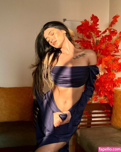 Shambhavi Singh star erotic image