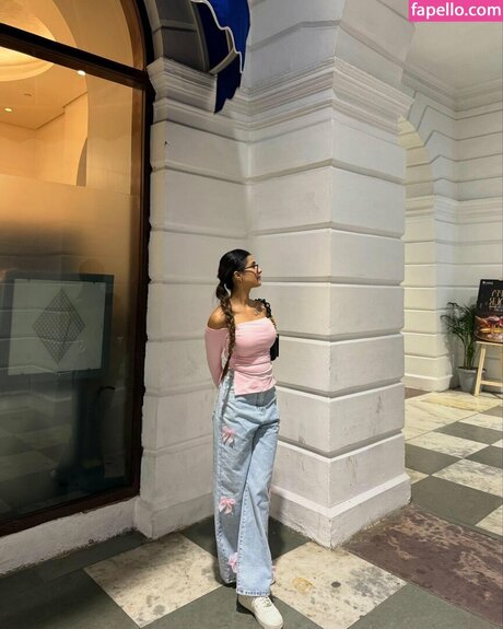 Shambhavi Singh hot pornstar photo