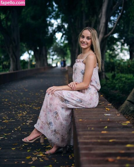 Nicola Crisa nude actress photo