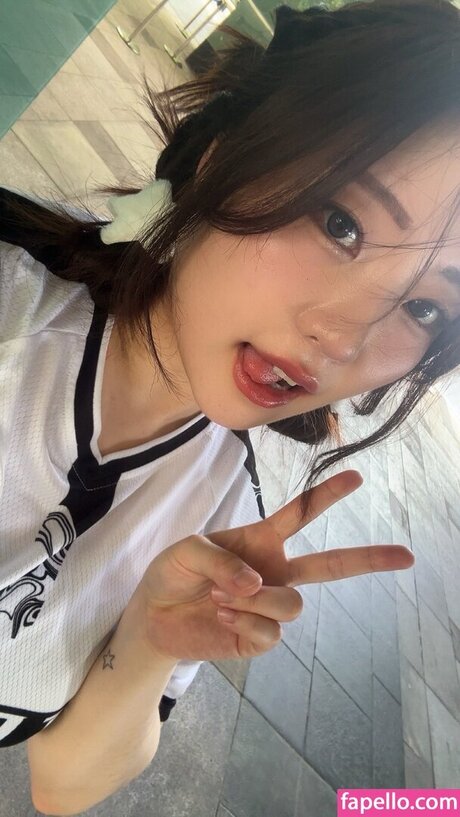 Starriebun model high quality photo