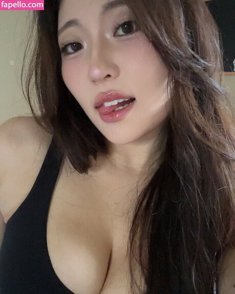 Starriebun naked pornstar image