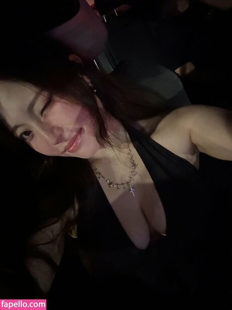 Starriebun adult star pictures