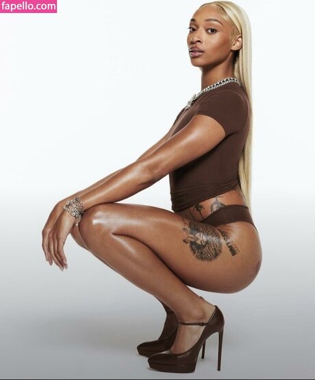 Dijonai Carrington pornstar nice photo