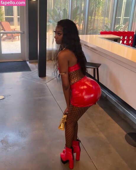 Nia Bia pretty pornstar image