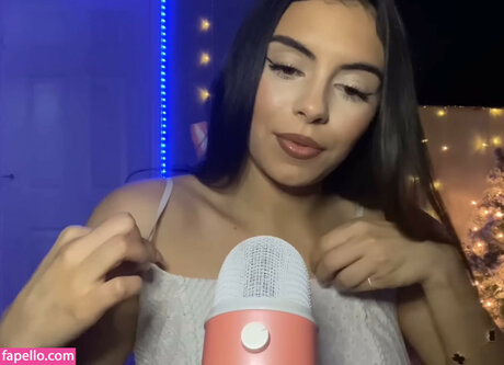 Tingly Asmr_ model sexy image