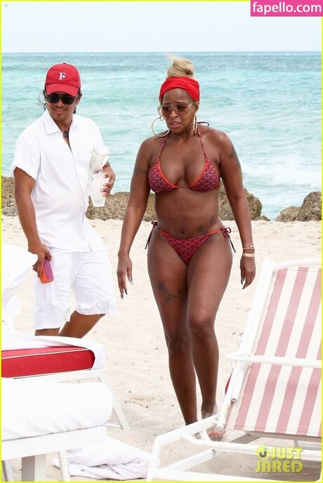 Mary J Blige pornstar top picture