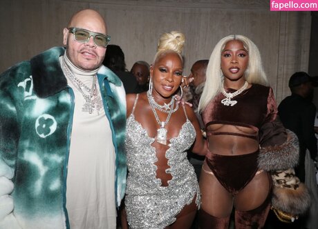 Mary J Blige art model pic