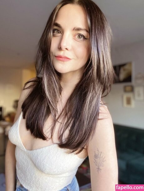 Bailey Meyers hd actress galleries