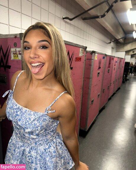 Thea Hail model naked pic