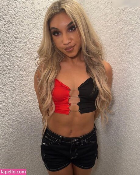 Thea Hail hd star gallery