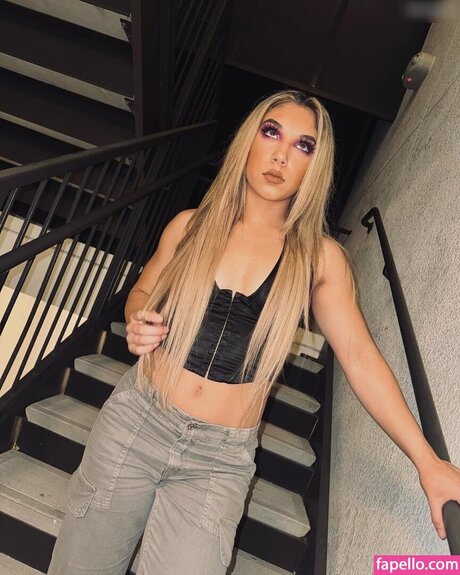 Thea Hail sexy star archive