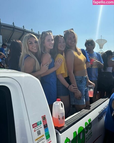 hairy legs onlyfans beautiful gallery