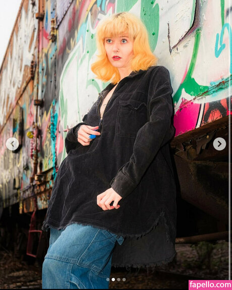 Imgiannasmith adult model archive