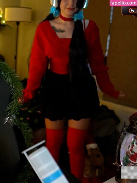 Morphe ya nudes model photos