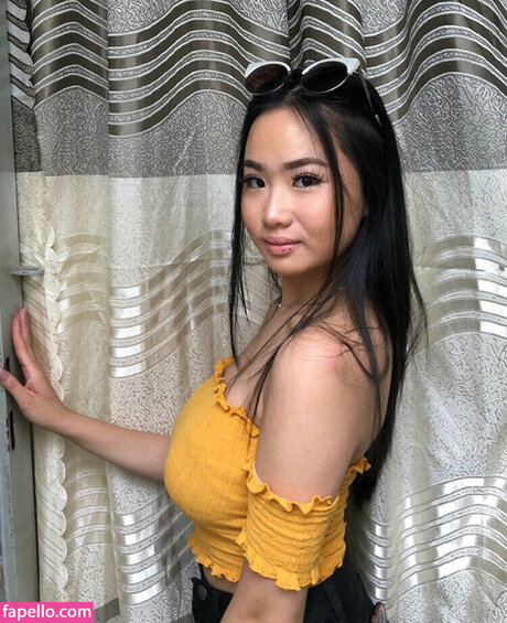 itsnickytran model naked pictures