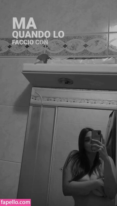 Manuela Mulligh pornstar exclusive pictures