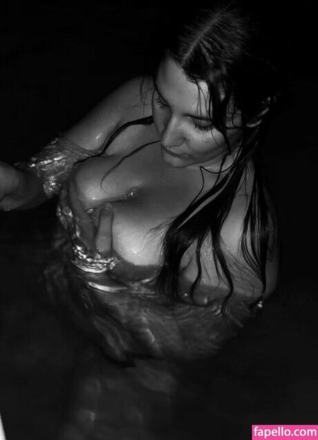 Manuela Mulligh pornstar sexy pic