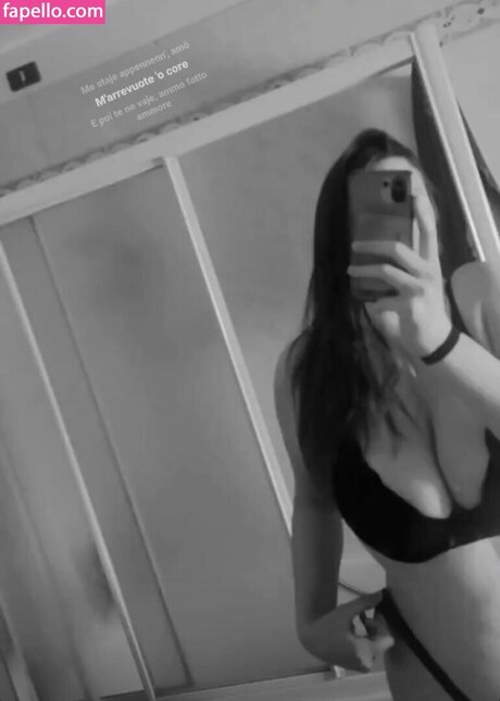 Manuela Mulligh model xxx picture