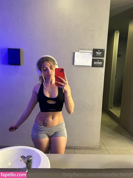 Mila Refacho hot model photos