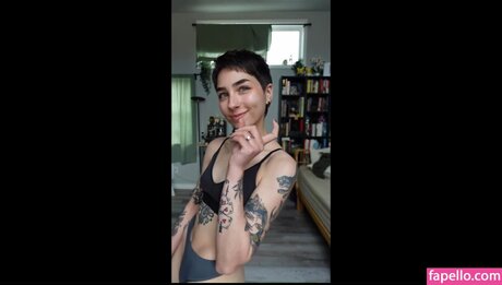 Ohkaylin star sexy pic