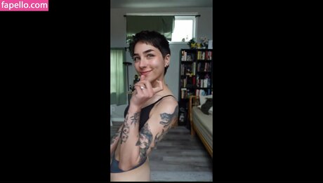 Ohkaylin star nude photo