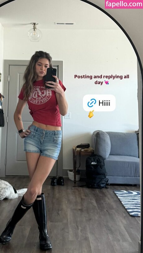 Skylar Martin porn model image