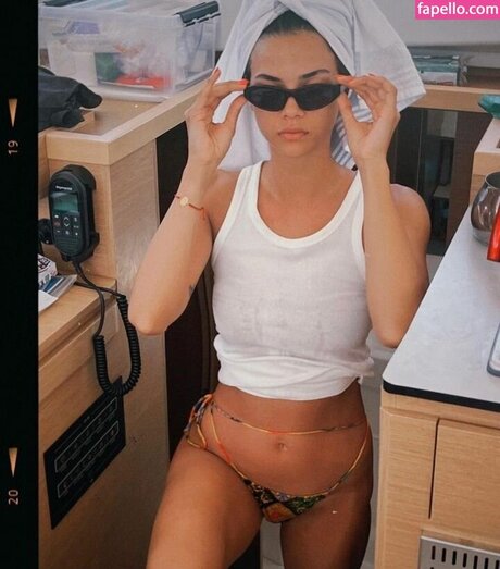 Eyl l Kandemir erotic model galleries