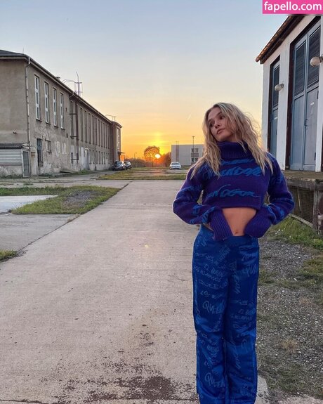 Esther Graf nude star pictures