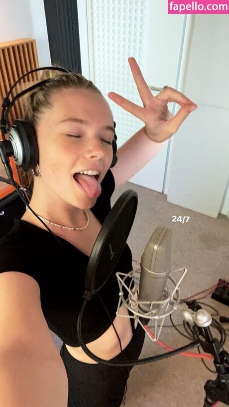 Esther Graf model free photo