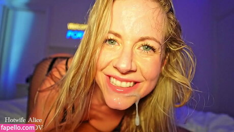 hotwifealice adult actress galleries