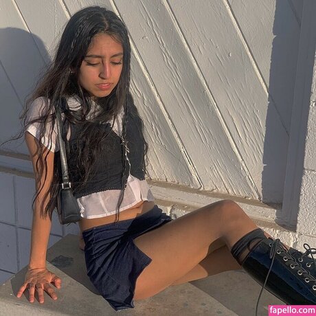 Aislinn Ritchie model sexy picture