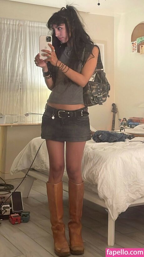 Aislinn Ritchie exclusive actress photos