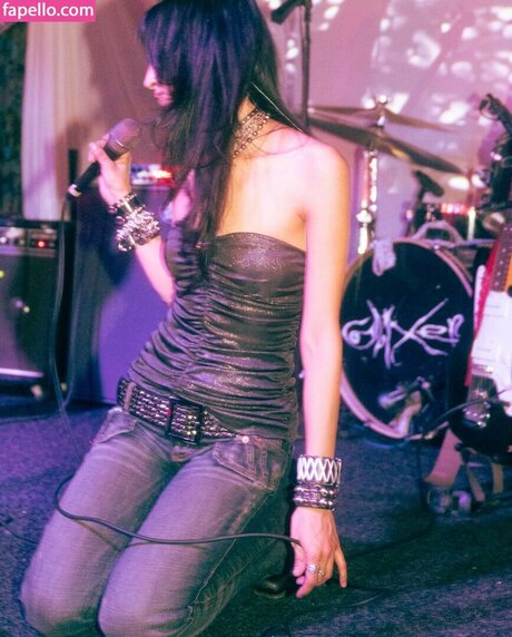 Aislinn Ritchie naked star photo