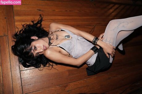 Aislinn Ritchie model nude pics