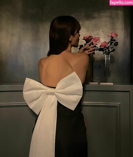 Caylee Cowan model art archive