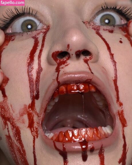 Caylee Cowan beautiful model archive