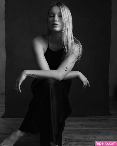 West Duchovny pornstar sexy photos