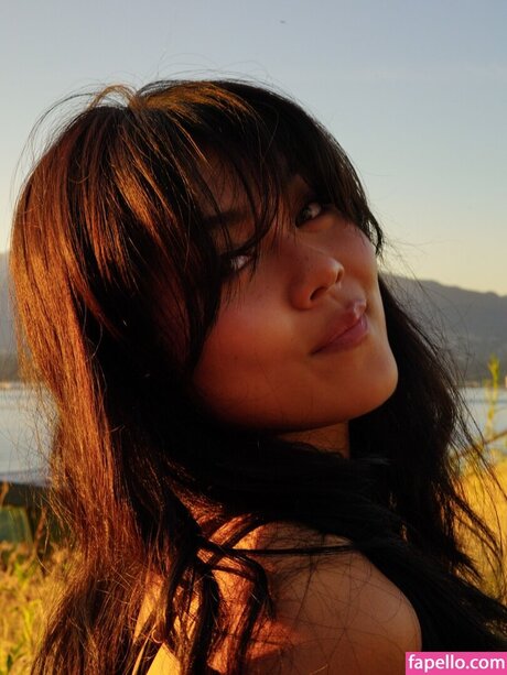 Momona Tamada pornstar gallery