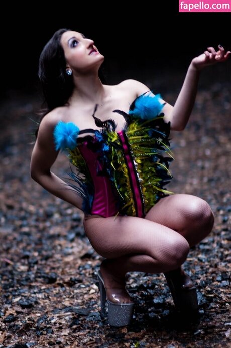 Courtney Lapresi star exclusive photos