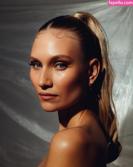 Carolin Niemczyk star art picture