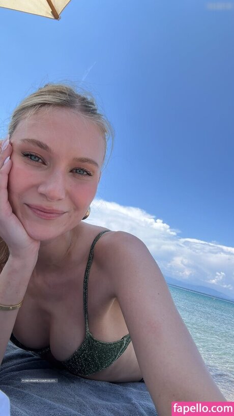 Carolin Niemczyk high quality star photos