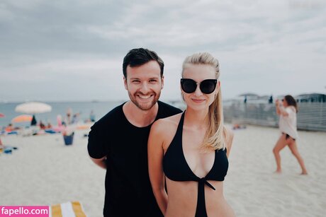 Carolin Niemczyk hd model pictures